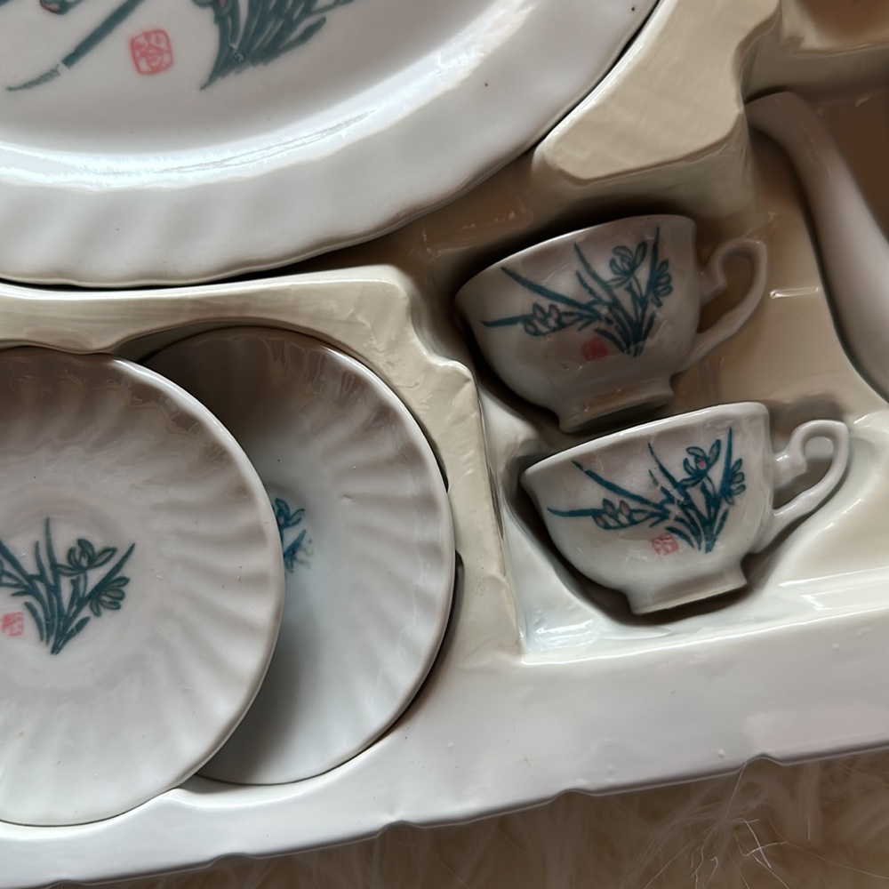 Vintage Tea Set - Picture 4 of 8